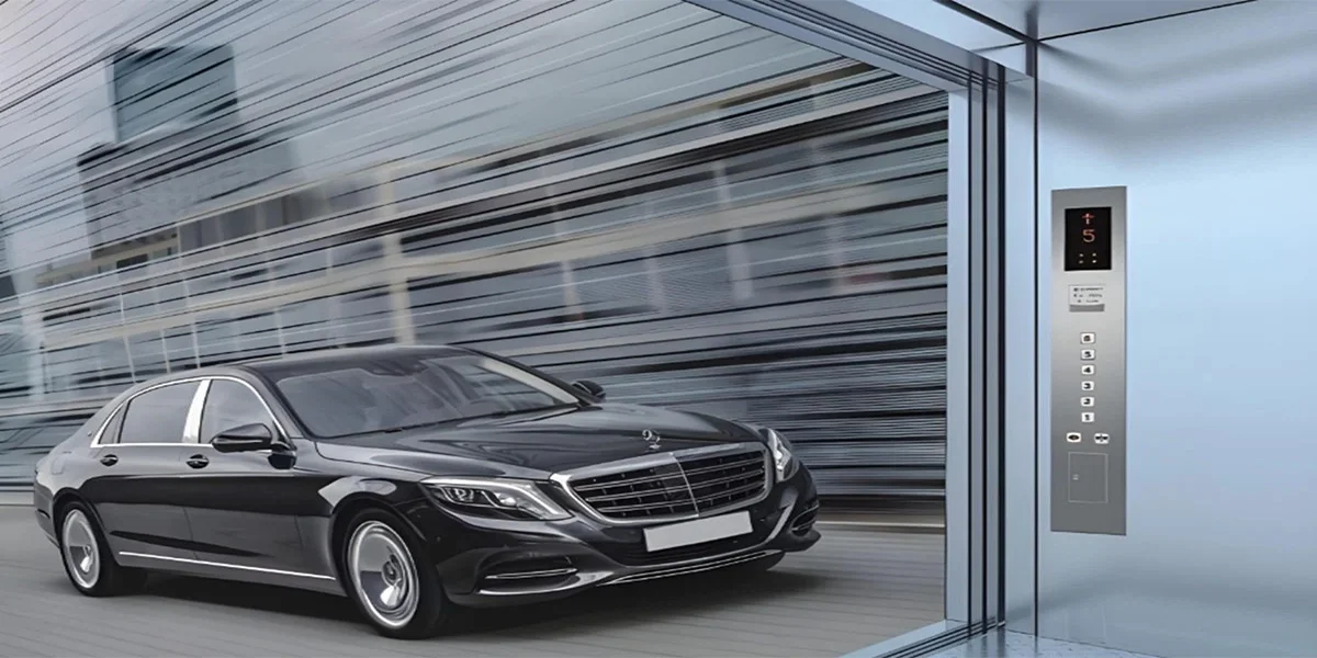 منصة مصعد سيارات مؤتمتة بأرضية مانعة للانزلاق وحواجز توجيه للعجلات في الإمارات