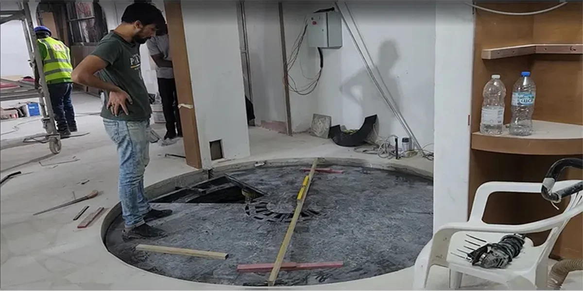 لوحة تحكم وريموت لمنصّة تدوير سيارات